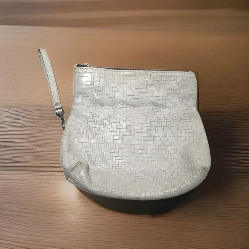 Patricia Nash Gray Leather Wristlet Clutch Small Zip Closure Lined Inner Pockets